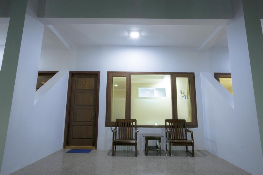Hotel Lux Ngwesaung Exterior photo
