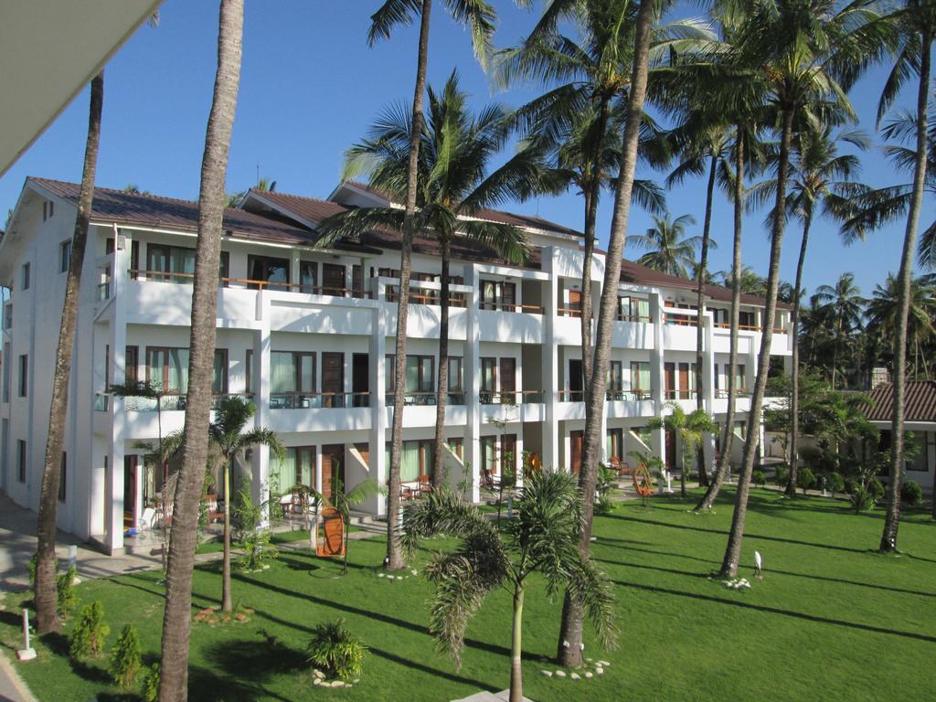 Hotel Lux Ngwesaung Exterior photo