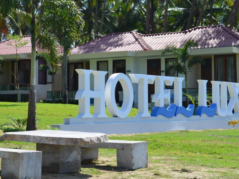 Hotel Lux Ngwesaung Exterior photo