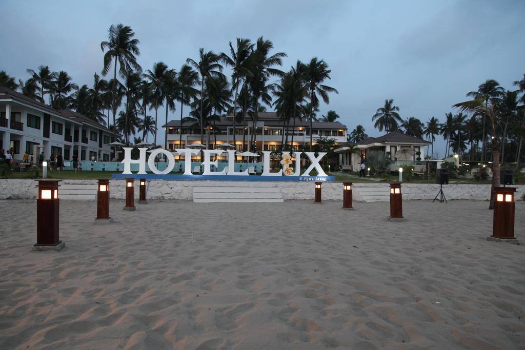 Hotel Lux Ngwesaung Exterior photo