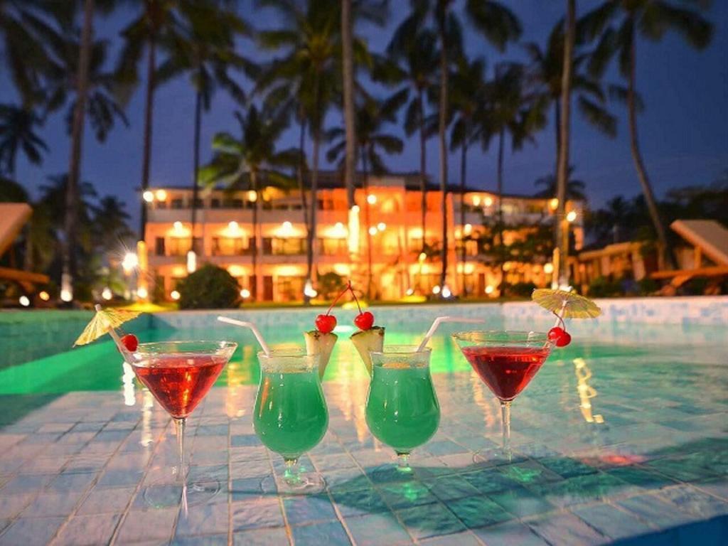 Hotel Lux Ngwesaung Exterior photo