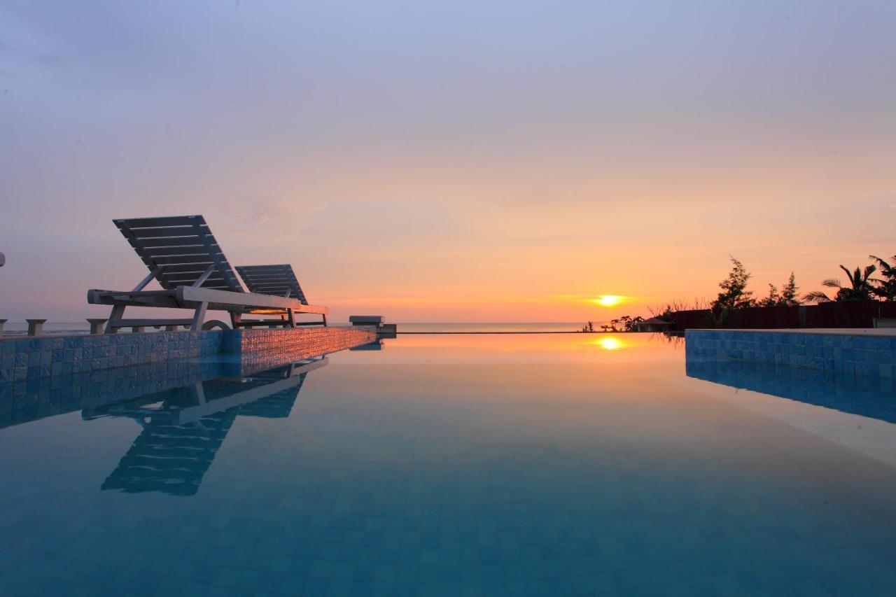 Hotel Lux Ngwesaung Exterior photo